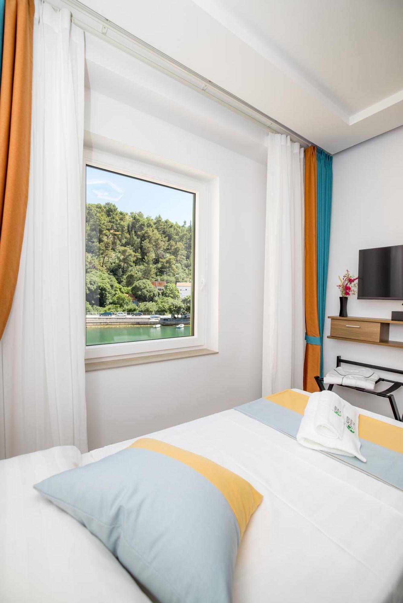 Hotel Kanjon Zrmanje Обровац Экстерьер фото