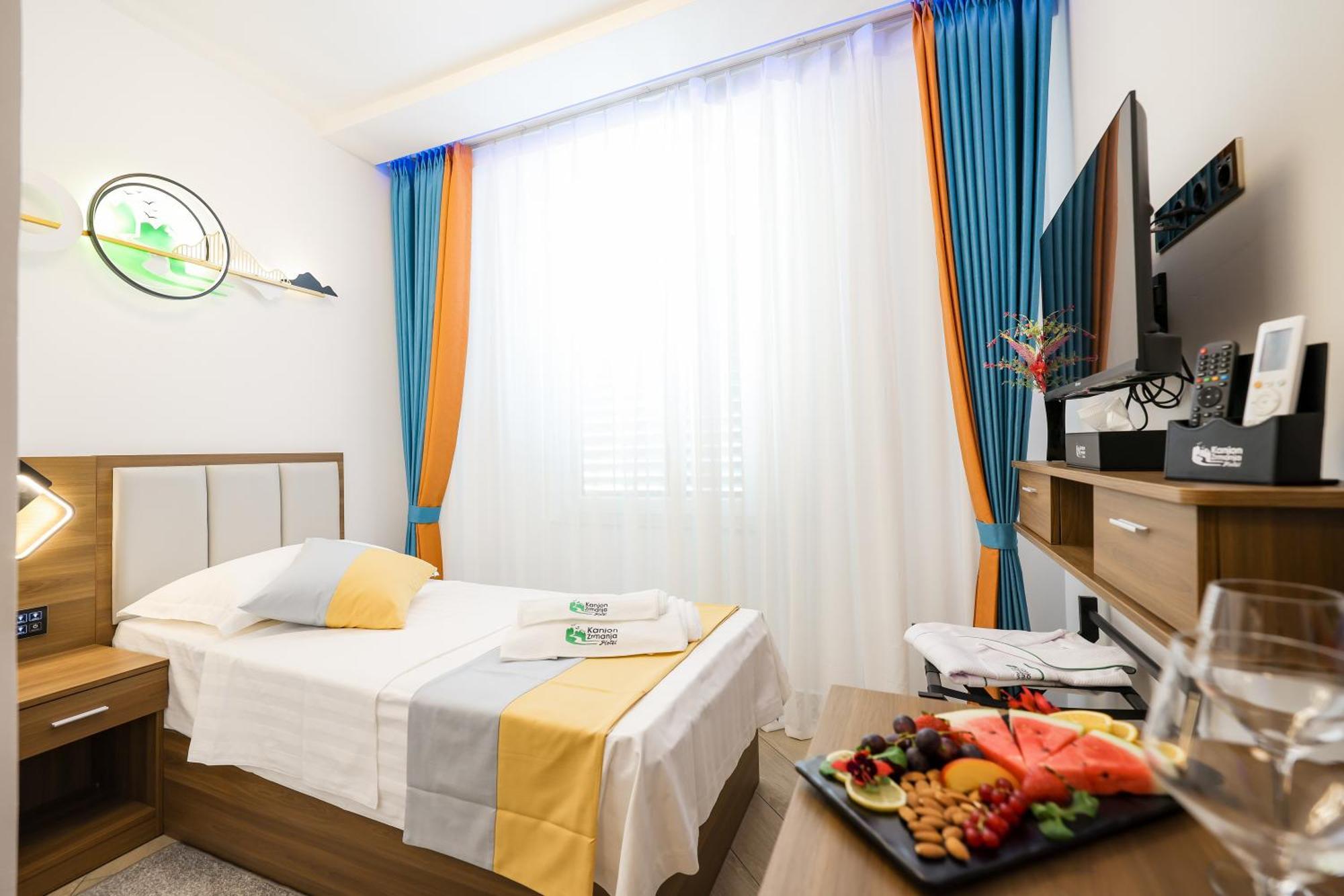 Hotel Kanjon Zrmanje Обровац Экстерьер фото