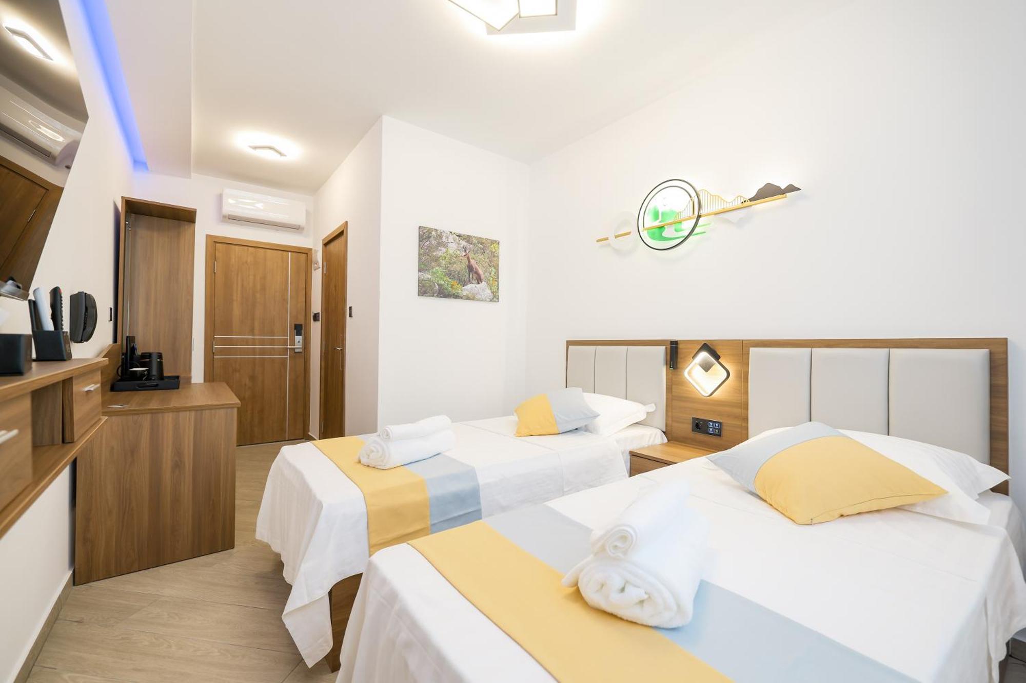 Hotel Kanjon Zrmanje Обровац Экстерьер фото