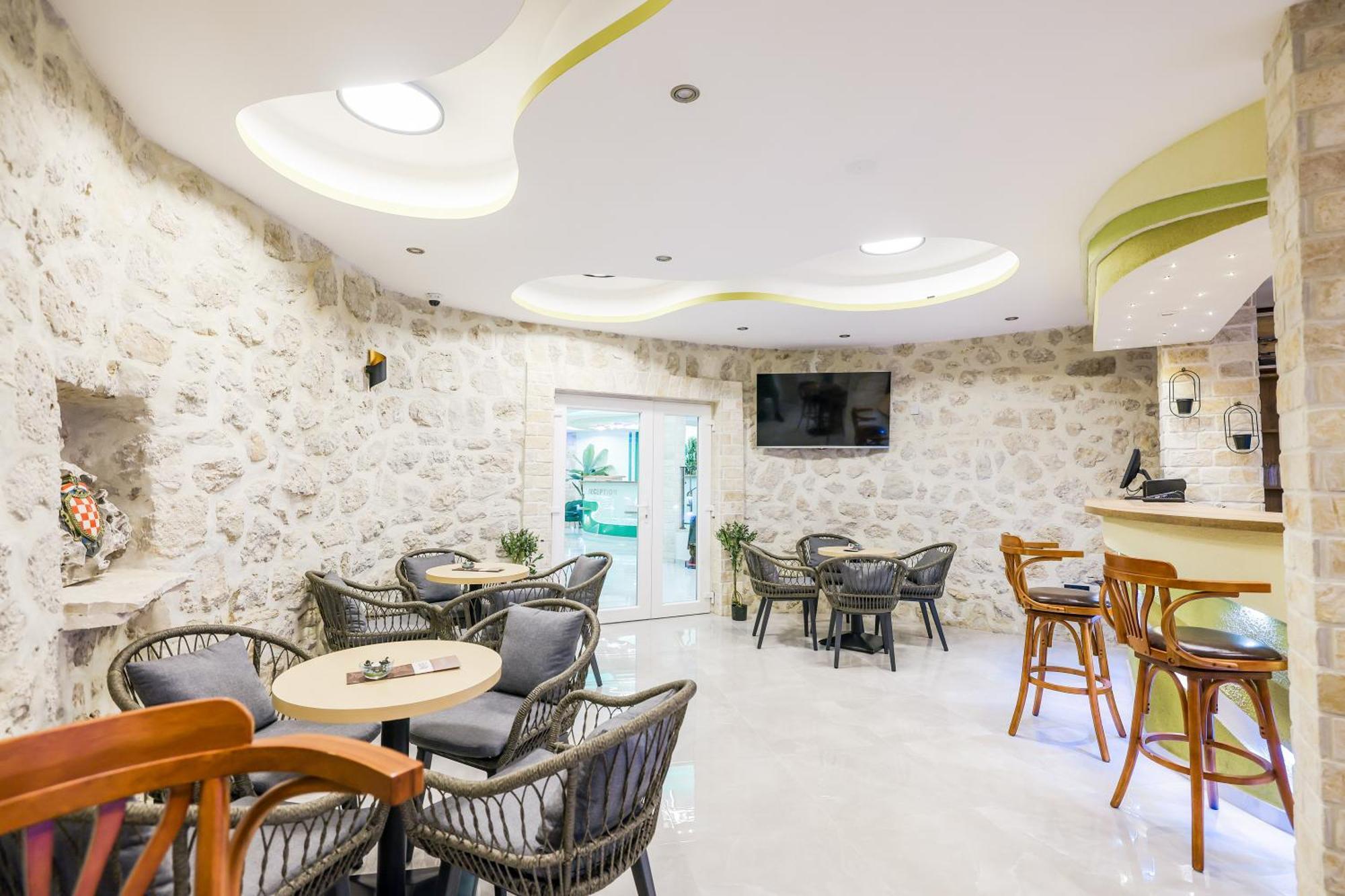 Hotel Kanjon Zrmanje Обровац Экстерьер фото