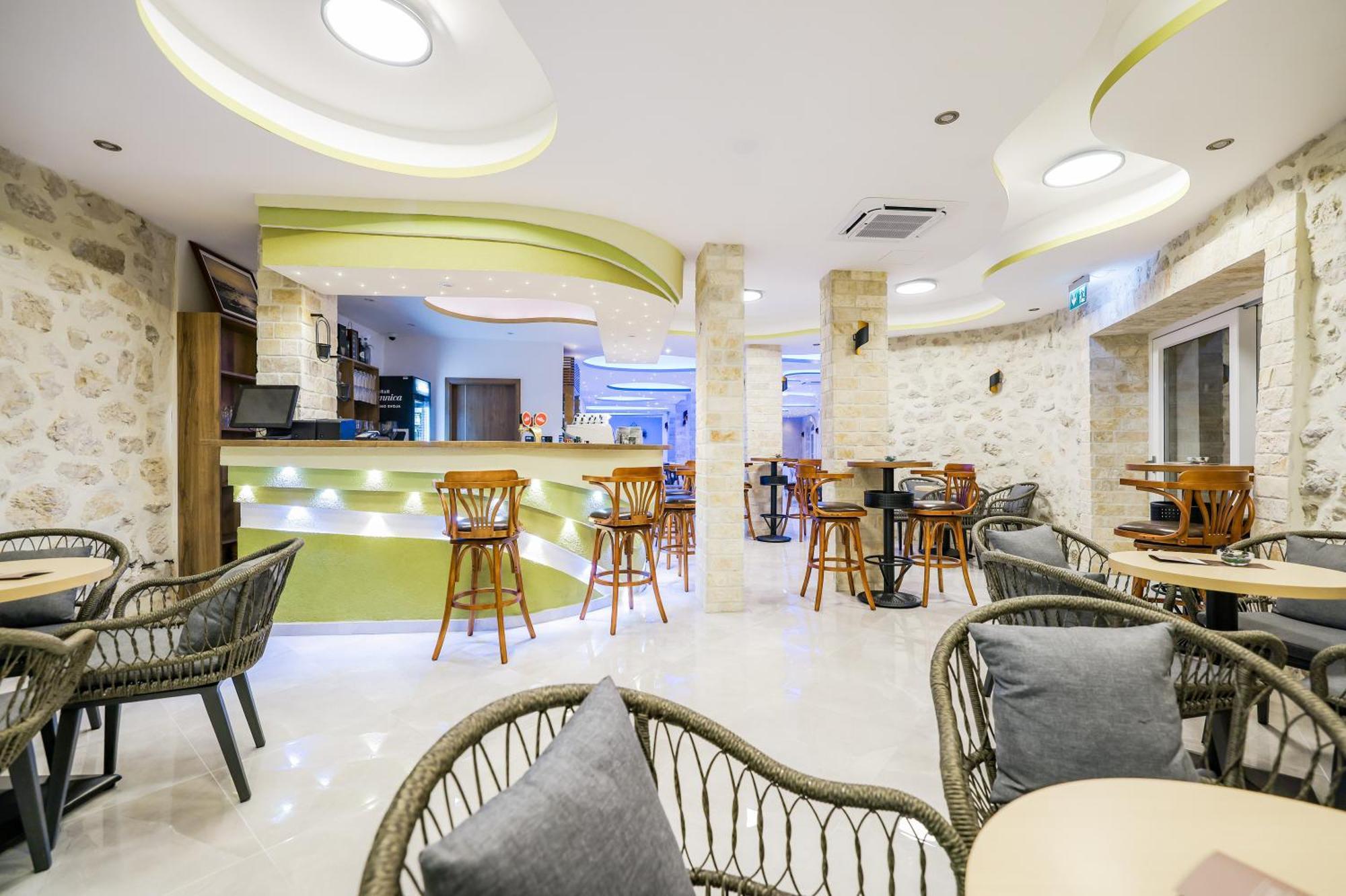 Hotel Kanjon Zrmanje Обровац Экстерьер фото