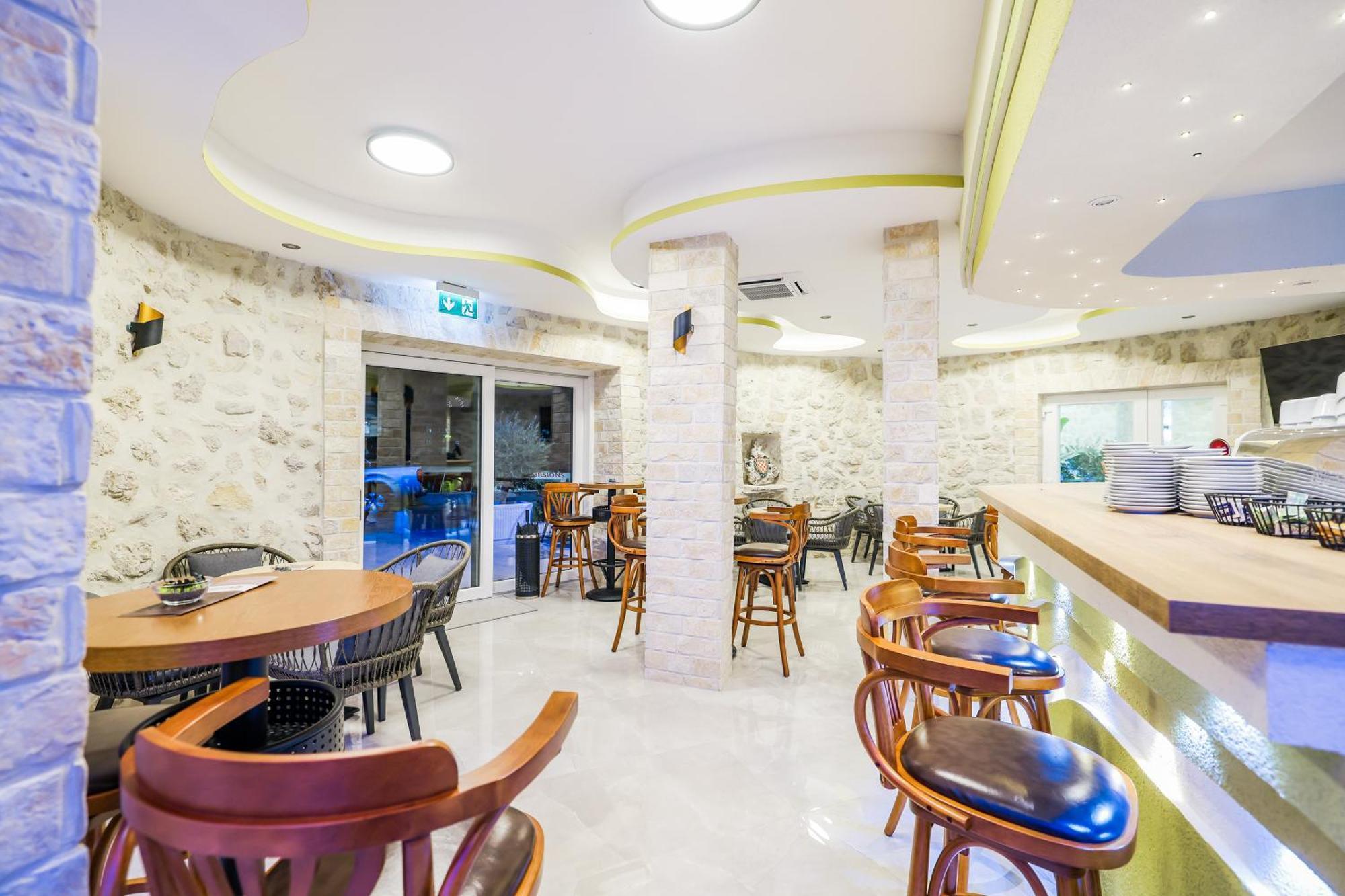 Hotel Kanjon Zrmanje Обровац Экстерьер фото